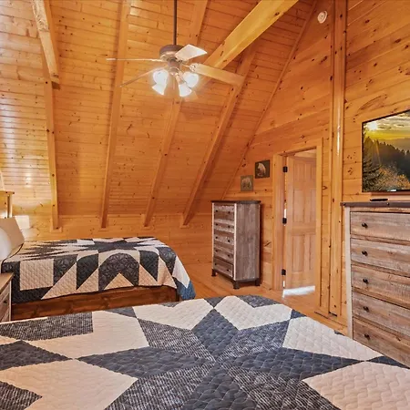 Blue Ridge Refuge Cabin